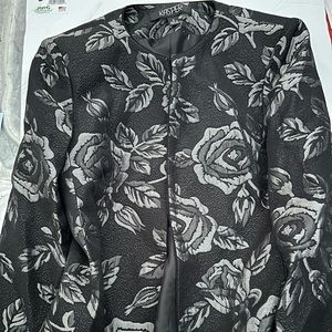 Beautiful embroidered blazer with silver embroidery